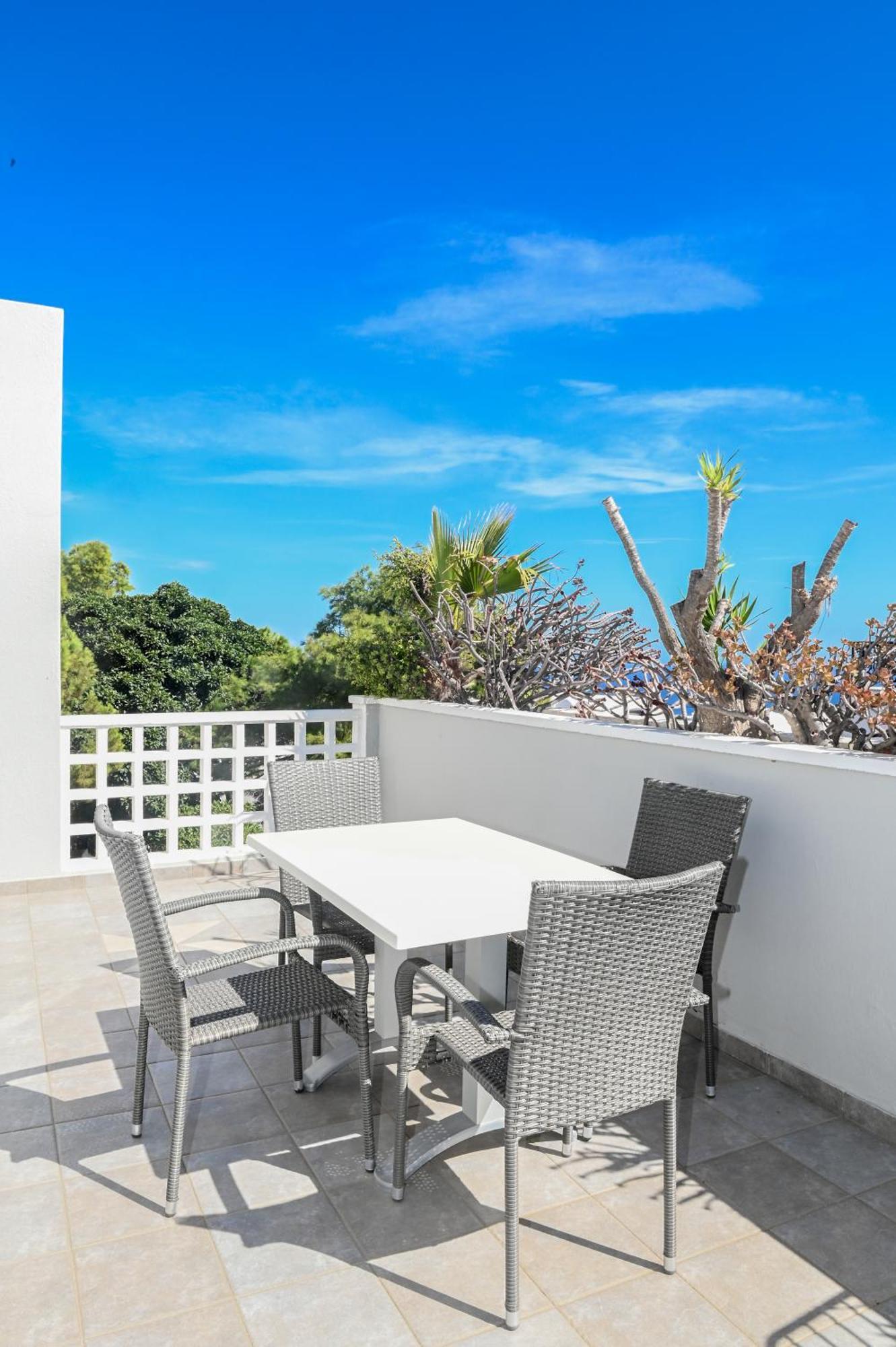 Atrium Villa Fira  Exterior foto